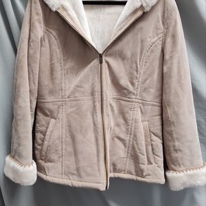 Beautiful Sonoma Suede Tan Faux Sheepskin Lining Size Large